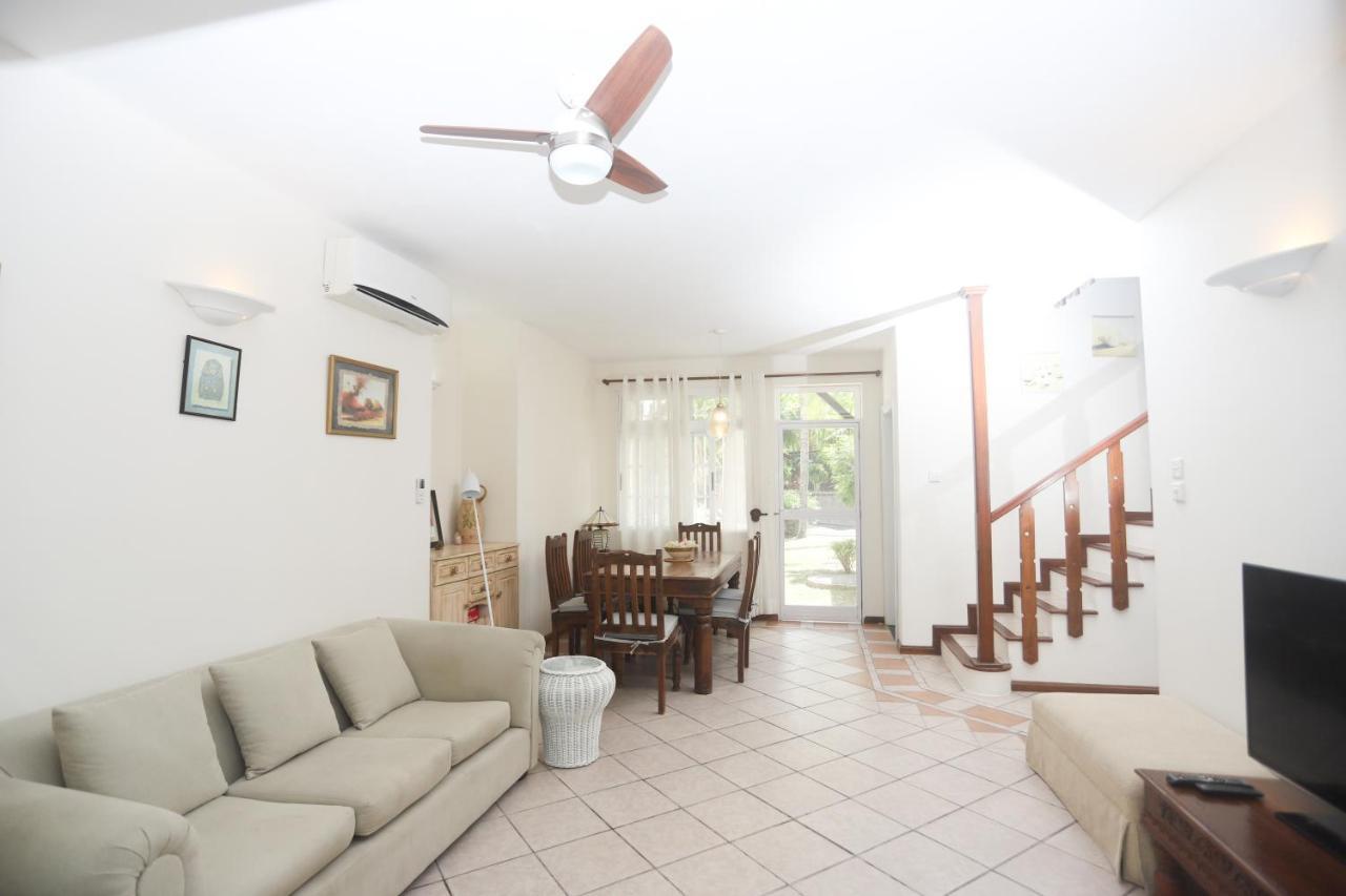 Fully Furnished Luxury Villa 3 Right On A Blue Ocean Belle Mare Luaran gambar